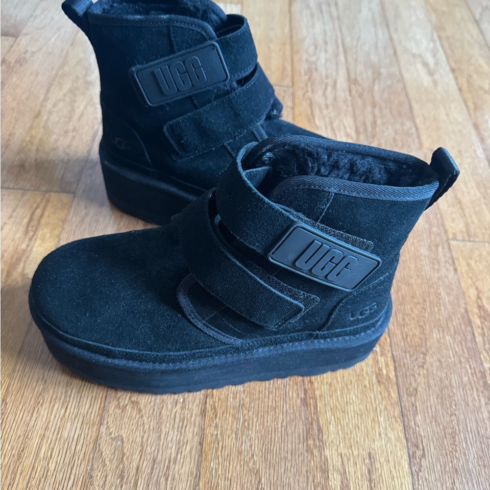 UGG Neumel platform boot NWOT